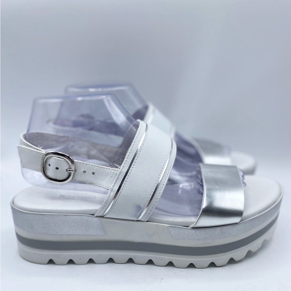 NeroGiardini
Double Band Sporty
Sandals